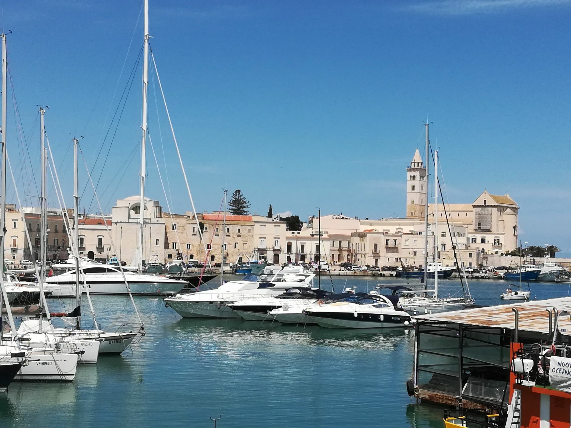 Ad Home Trani Exteriér fotografie